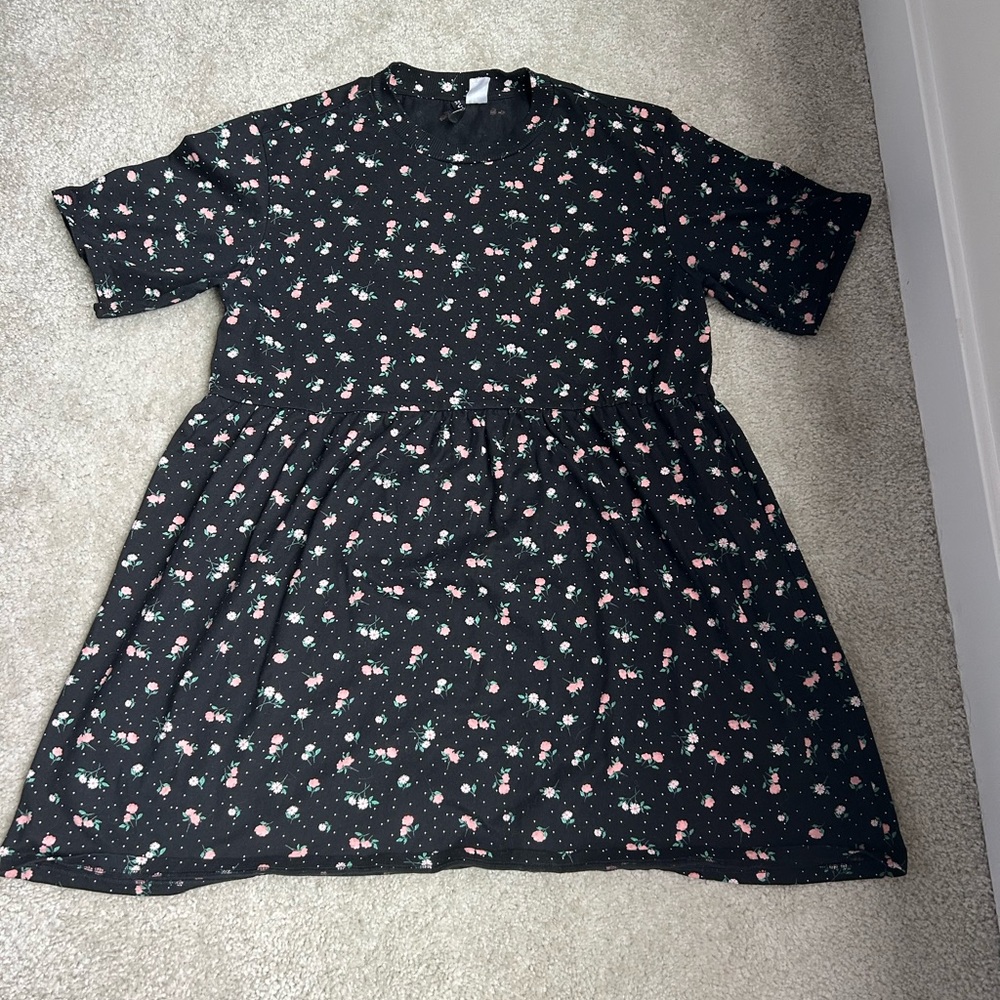 Super cute black floral dress